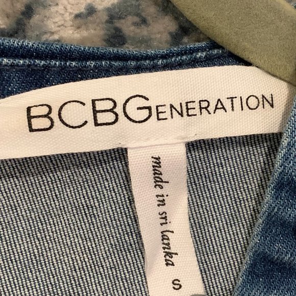 BCBGeneration Denim Frayed Crop Sleeveless Tee Tank Size S - Picture 7 of 7